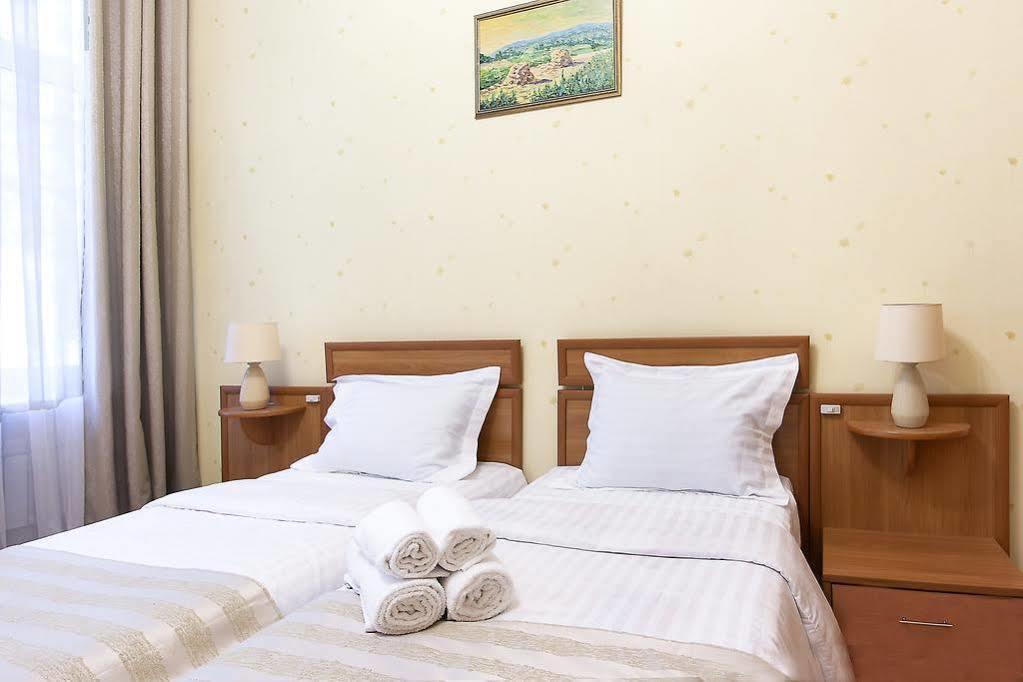 Centrooms Kropivnizkogo Mini-Hotel Kiev Eksteriør billede